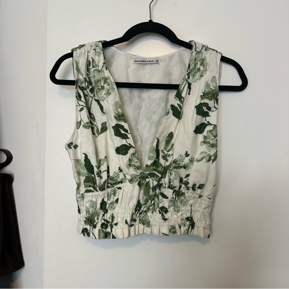 NWOT Abercrombie V-Neck Tank